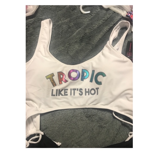 💜No boundaries swimsuit 2 Piece Swimsuit set.. - Picture 4 of 7